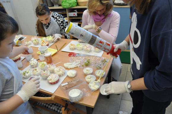Rodzinne warsztaty świąteczne w domu kultury