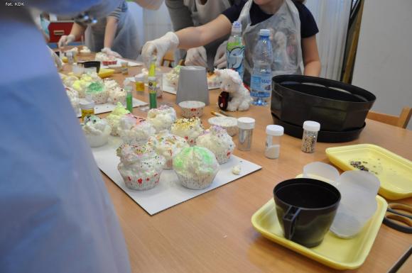 Rodzinne warsztaty świąteczne w domu kultury