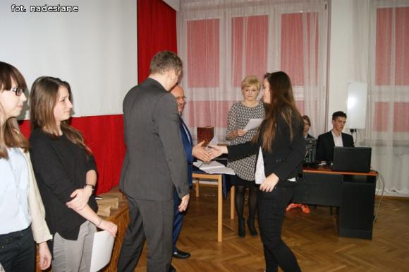 Mikołajkowe zmagania ortograficzne w ZS nr 1