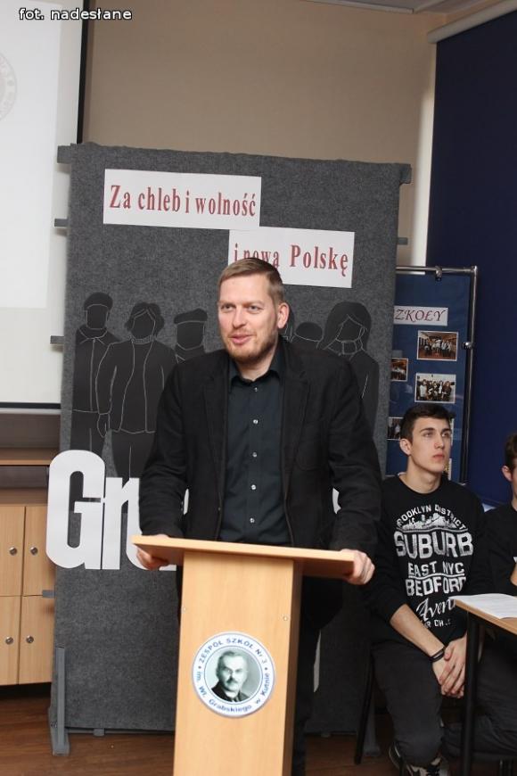 Długa tradycja patriotycznego śpiewania