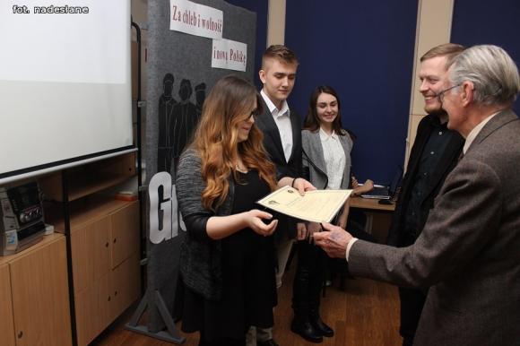 Długa tradycja patriotycznego śpiewania