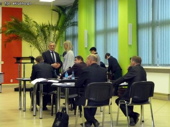 Szanuj radnego swego. Nauczka dla nieobecnych członków koalicji