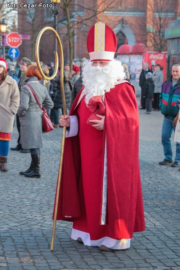 Gwiazda Zbawcę im ogłasza, Nadzieją się cieszą. Wigilia pod Ratuszem