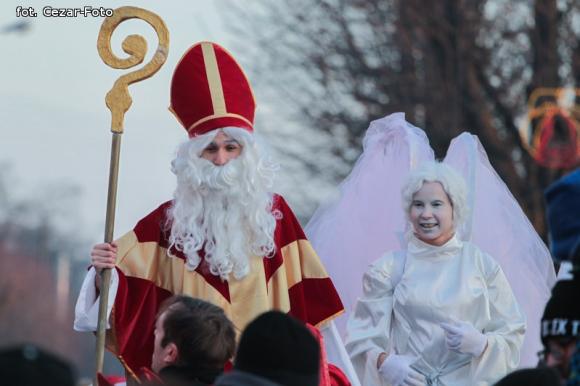 Gwiazda Zbawcę im ogłasza, Nadzieją się cieszą. Wigilia pod Ratuszem