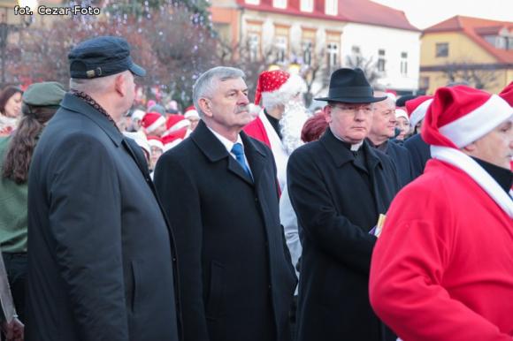 Gwiazda Zbawcę im ogłasza, Nadzieją się cieszą. Wigilia pod Ratuszem