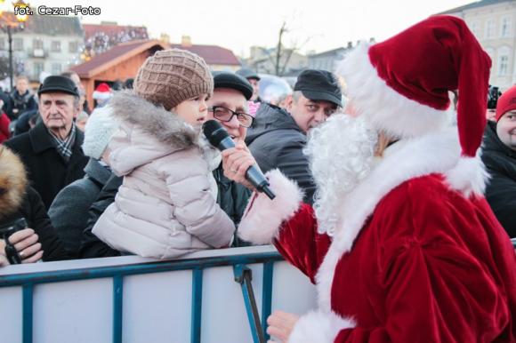 Gwiazda Zbawcę im ogłasza, Nadzieją się cieszą. Wigilia pod Ratuszem