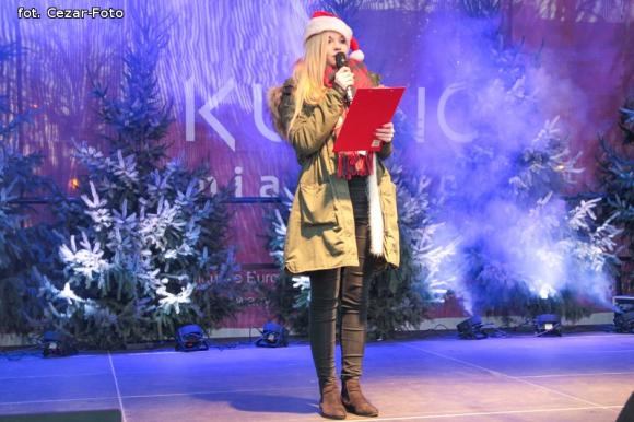 Gwiazda Zbawcę im ogłasza, Nadzieją się cieszą. Wigilia pod Ratuszem