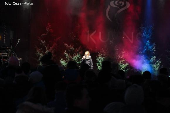 Gwiazda Zbawcę im ogłasza, Nadzieją się cieszą. Wigilia pod Ratuszem