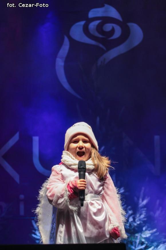 Gwiazda Zbawcę im ogłasza, Nadzieją się cieszą. Wigilia pod Ratuszem