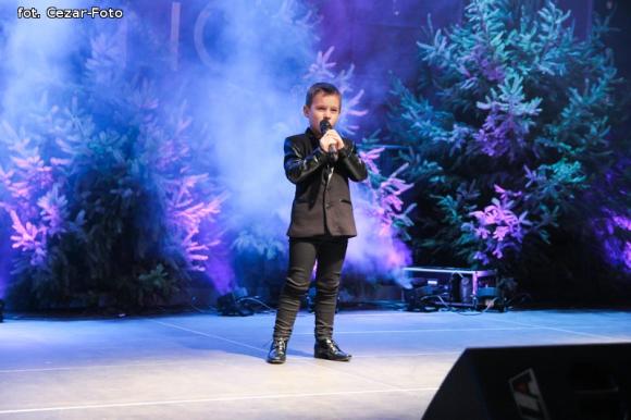 Gwiazda Zbawcę im ogłasza, Nadzieją się cieszą. Wigilia pod Ratuszem