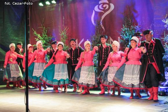 Gwiazda Zbawcę im ogłasza, Nadzieją się cieszą. Wigilia pod Ratuszem