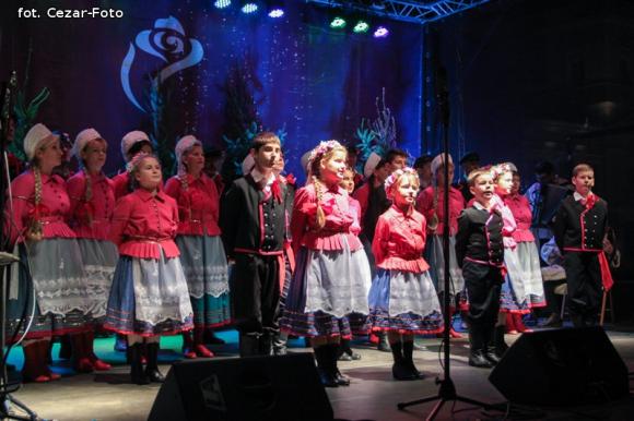 Gwiazda Zbawcę im ogłasza, Nadzieją się cieszą. Wigilia pod Ratuszem