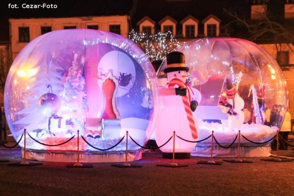 Gwiazda Zbawcę im ogłasza, Nadzieją się cieszą. Wigilia pod Ratuszem