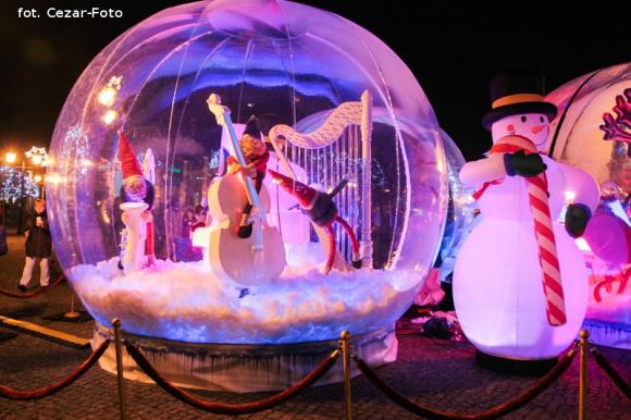 Gwiazda Zbawcę im ogłasza, Nadzieją się cieszą. Wigilia pod Ratuszem