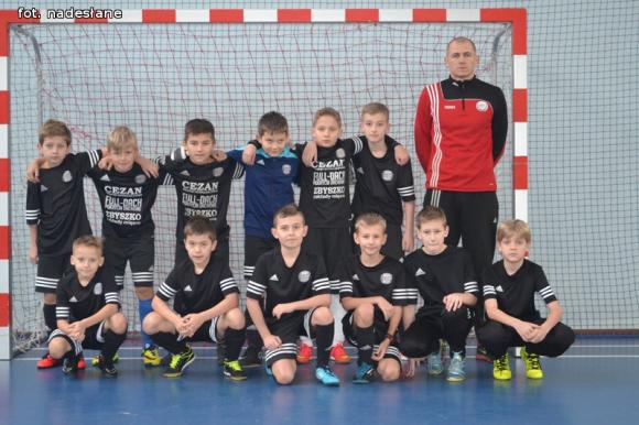 Gwiazdkowy Turniej Halowej Piłki Nożnej w Bedlnie