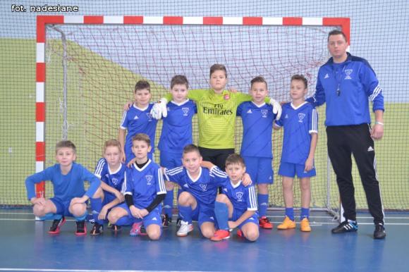 Gwiazdkowy Turniej Halowej Piłki Nożnej w Bedlnie