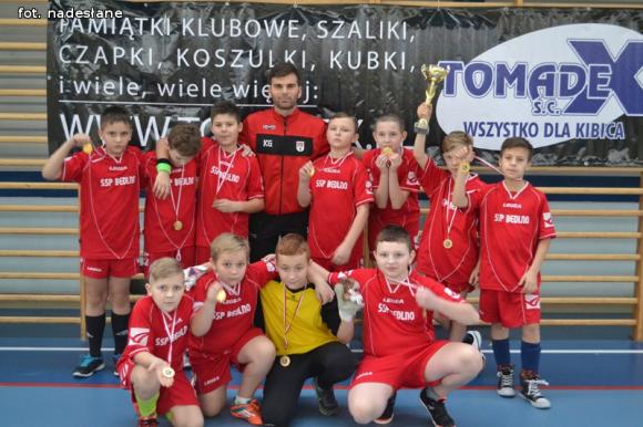 Gwiazdkowy Turniej Halowej Piłki Nożnej w Bedlnie