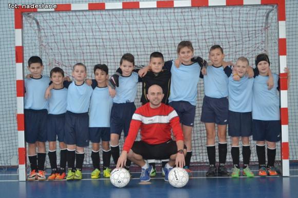 Gwiazdkowy Turniej Halowej Piłki Nożnej w Bedlnie