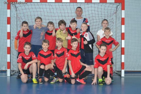 Gwiazdkowy Turniej Halowej Piłki Nożnej w Bedlnie