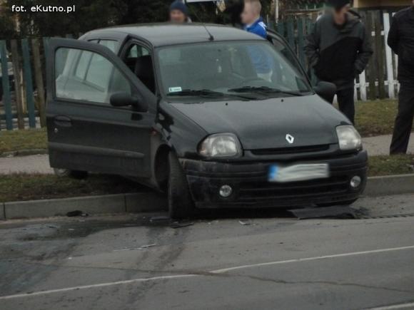 Kolizja na skrzyżowaniu Podrzecznej i Jana Pawła II w Kutnie