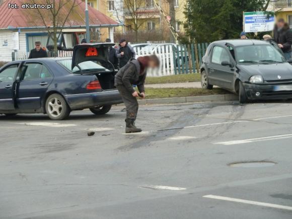 Kolizja na skrzyżowaniu Podrzecznej i Jana Pawła II w Kutnie