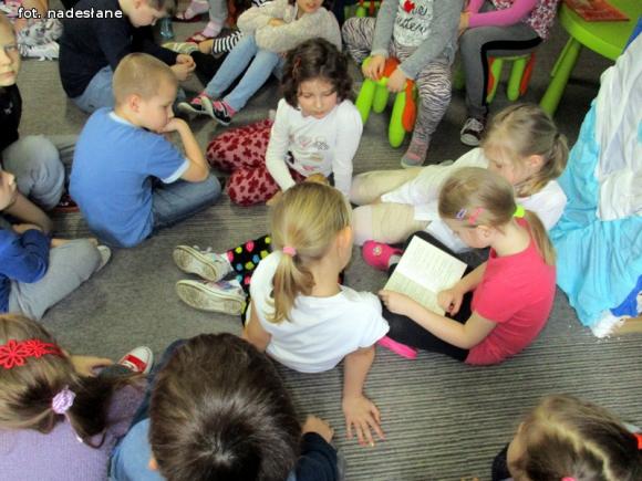Ferie w bibliotece. O bezpieczeństwie podczas ferii i nie tylko