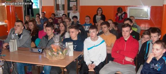 Dopalacze kradną życie. Mini warsztaty w MOS w Żychlinie