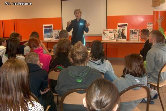 Dopalacze kradną życie. Mini warsztaty w MOS w Żychlinie