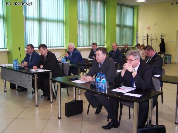 Rada Powiatu przyjęła dotację od miasta. Pyskówki z przewodniczącym