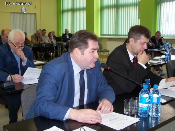 Rada Powiatu przyjęła dotację od miasta. Pyskówki z przewodniczącym