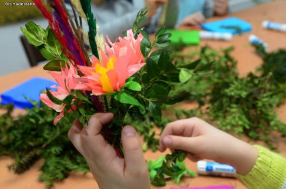 Powstały palmy wielkanocne w kutnowskich szkołach