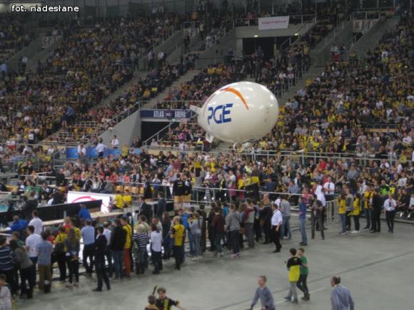 Gimnazjaliści ze Strzelec kibicowali na meczu Ligi Mistrzów
