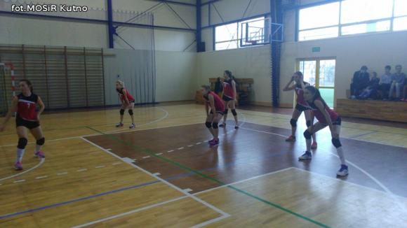 Dziewczęta z Dąbrowszczaka mistrzyniami powiatu w siatkówce