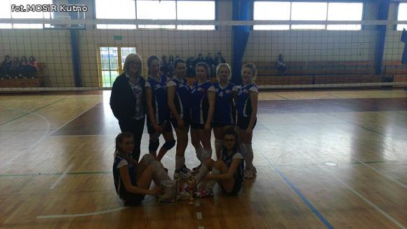 Dziewczęta z Dąbrowszczaka mistrzyniami powiatu w siatkówce