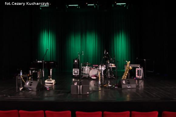 Bo biały murzyn ma czarne ręce/Mało zarabia, pracuje więcej. Czesław Mozil w Kutnie