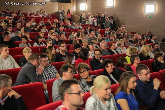 Bo biały murzyn ma czarne ręce/Mało zarabia, pracuje więcej. Czesław Mozil w Kutnie