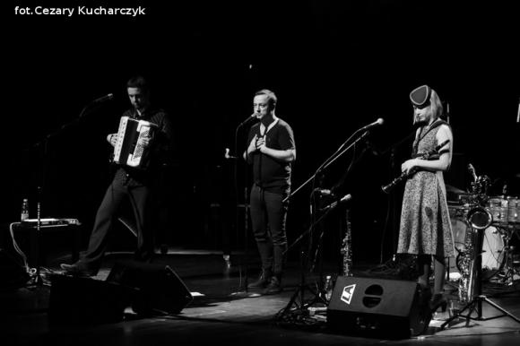 Bo biały murzyn ma czarne ręce/Mało zarabia, pracuje więcej. Czesław Mozil w Kutnie