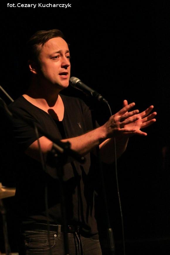 Bo biały murzyn ma czarne ręce/Mało zarabia, pracuje więcej. Czesław Mozil w Kutnie