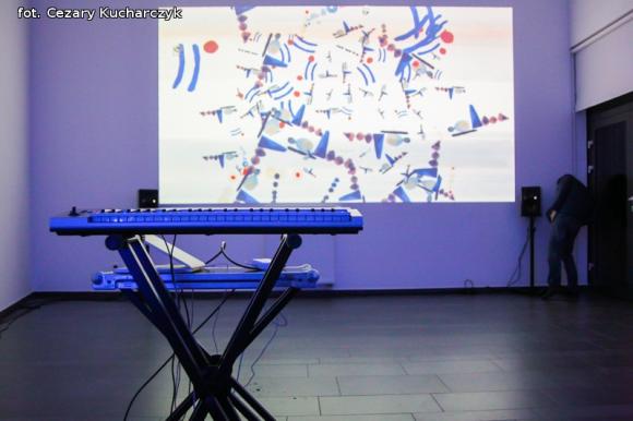 Dźwięki mają kolor. Odkrywanie nowych przestrzeni z sztuce