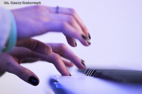 Dźwięki mają kolor. Odkrywanie nowych przestrzeni z sztuce