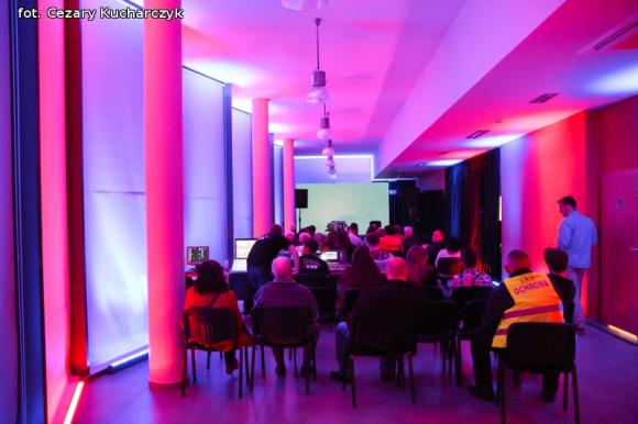 Dźwięki mają kolor. Odkrywanie nowych przestrzeni z sztuce