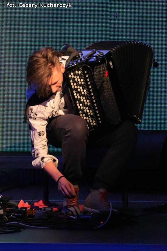 Dźwięki mają kolor. Odkrywanie nowych przestrzeni z sztuce