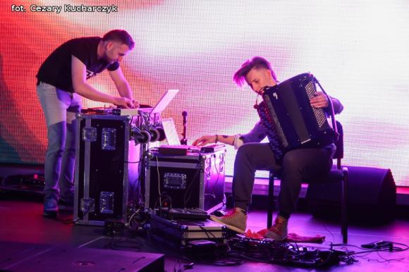 Dźwięki mają kolor. Odkrywanie nowych przestrzeni z sztuce