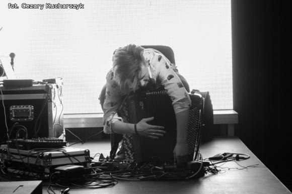 Dźwięki mają kolor. Odkrywanie nowych przestrzeni z sztuce