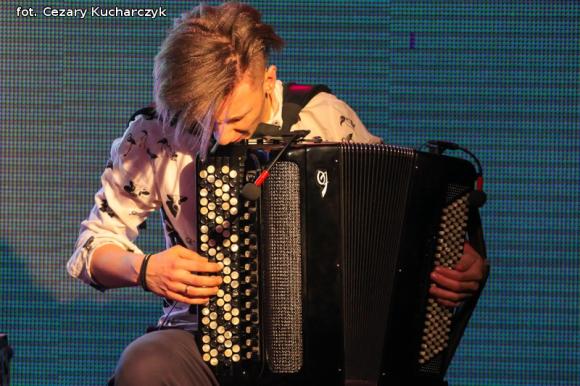 Dźwięki mają kolor. Odkrywanie nowych przestrzeni z sztuce