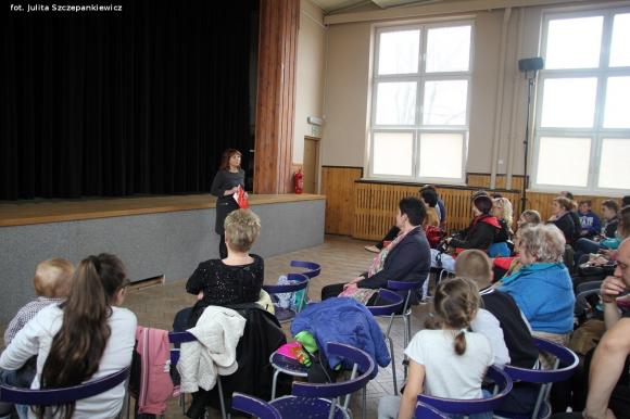 Bajkowa premiera i rozdanie nagród laureatom konkursu plastycznego w Krośniewicach