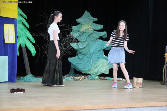 Bajkowa premiera i rozdanie nagród laureatom konkursu plastycznego w Krośniewicach