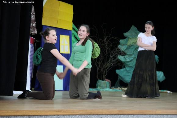 Bajkowa premiera i rozdanie nagród laureatom konkursu plastycznego w Krośniewicach