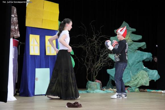 Bajkowa premiera i rozdanie nagród laureatom konkursu plastycznego w Krośniewicach