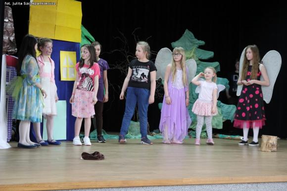 Bajkowa premiera i rozdanie nagród laureatom konkursu plastycznego w Krośniewicach